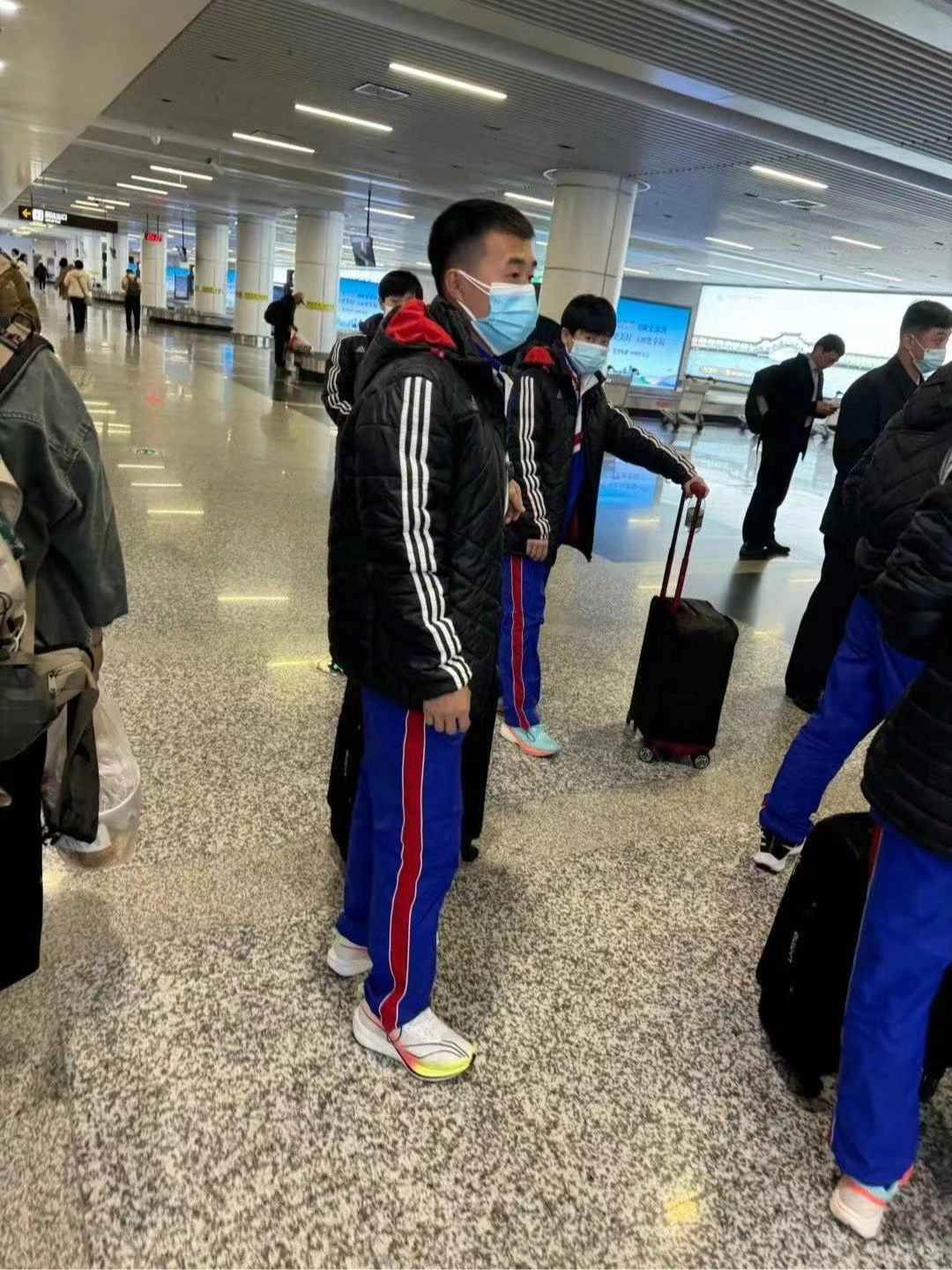 关于大奖赛巅峰对决！东海火箭队读秒绝平齐鲁赤兔队，马拉松赛场再起波澜；宿敌对话再升级的信息